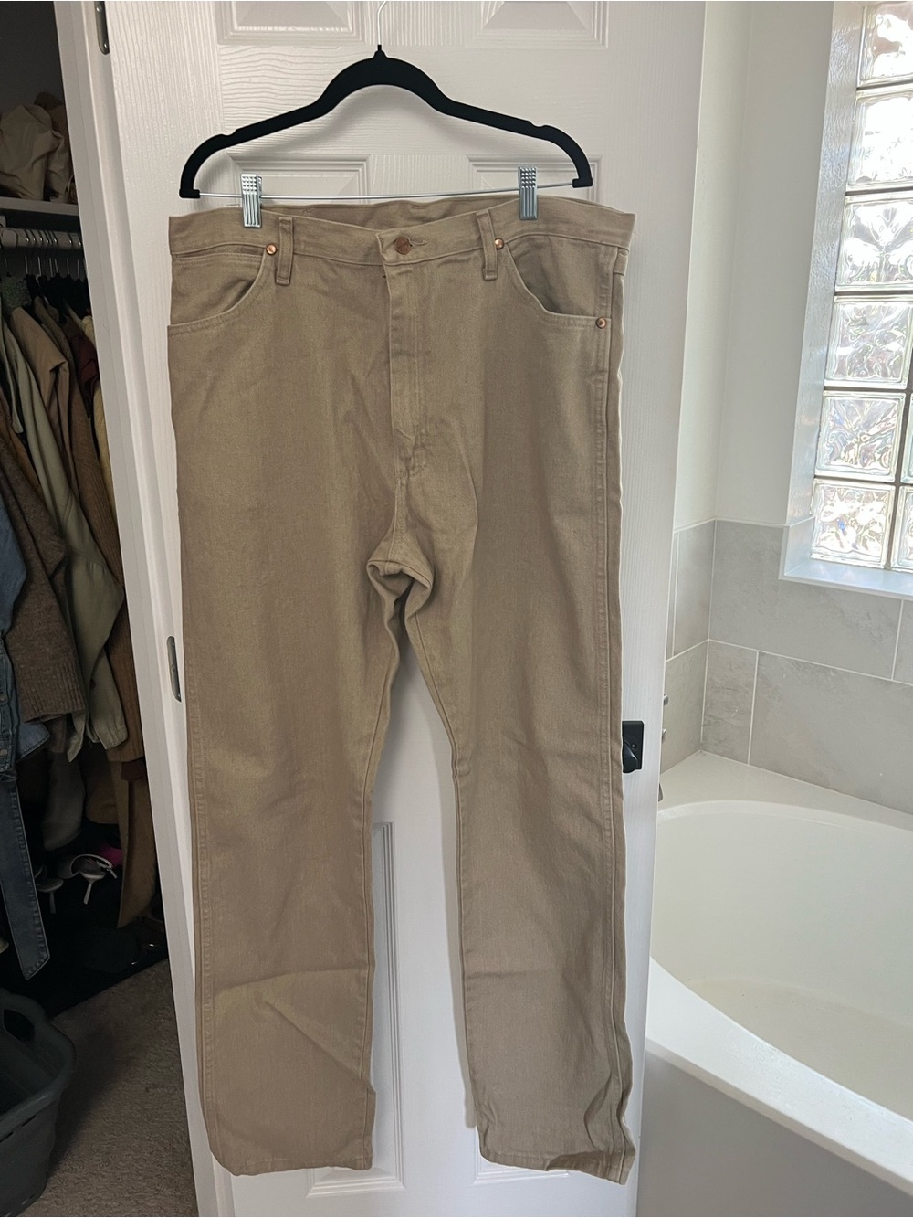 Wrangler Cowboy Cut Pants in Light Khaki